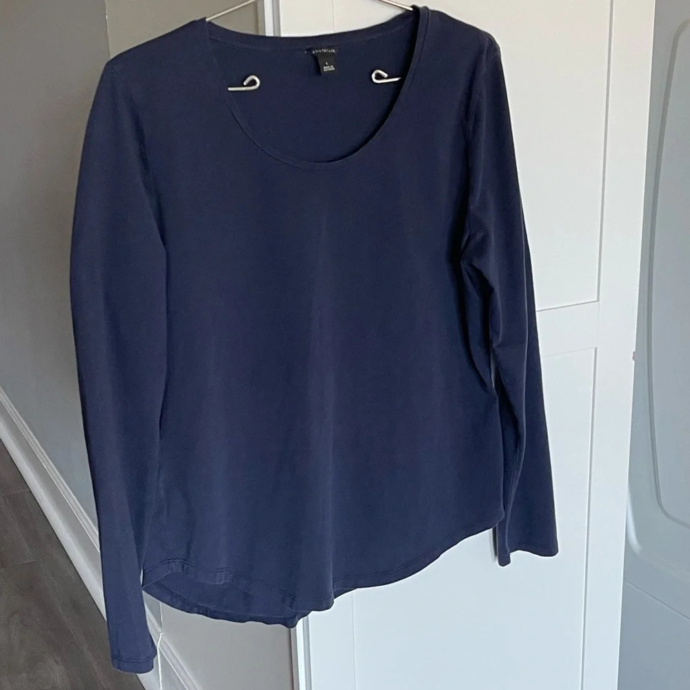 Ann Taylor Navy Cotton Long Sleeve Shirt Women’s Large- flawed